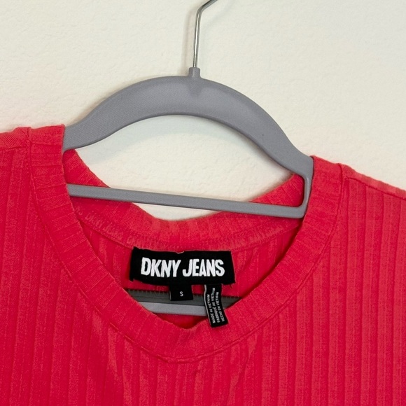 DKNY Coral Red Ruched Short Sleeve Cute Top NWT- Size Small - Picture 6 of 8